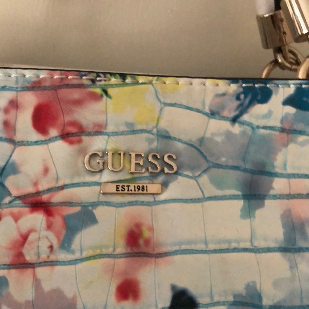 COPY - Guess purse